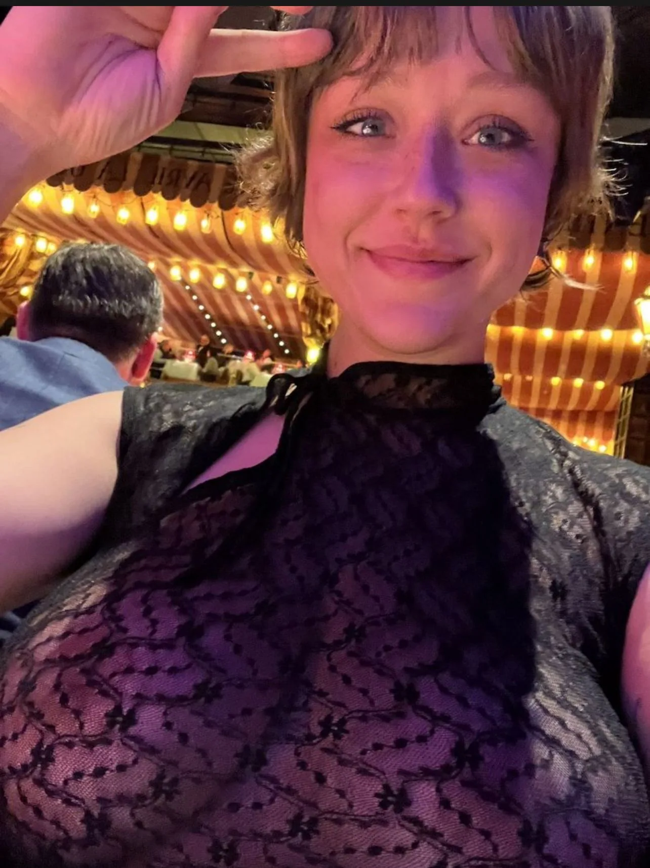 Ellis - Escort Vaucresson